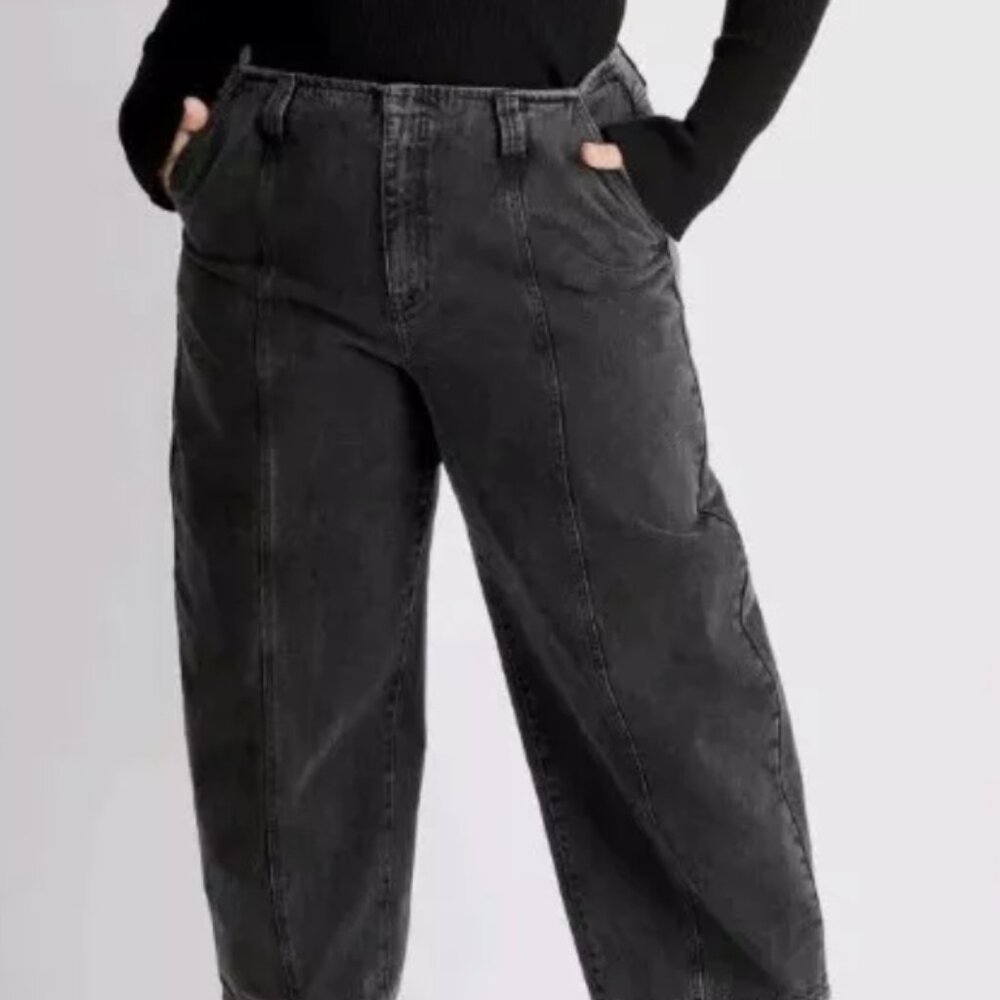 Women's Mid-Rise Barrel Leg Jeans - Future Collective Black Wash 22